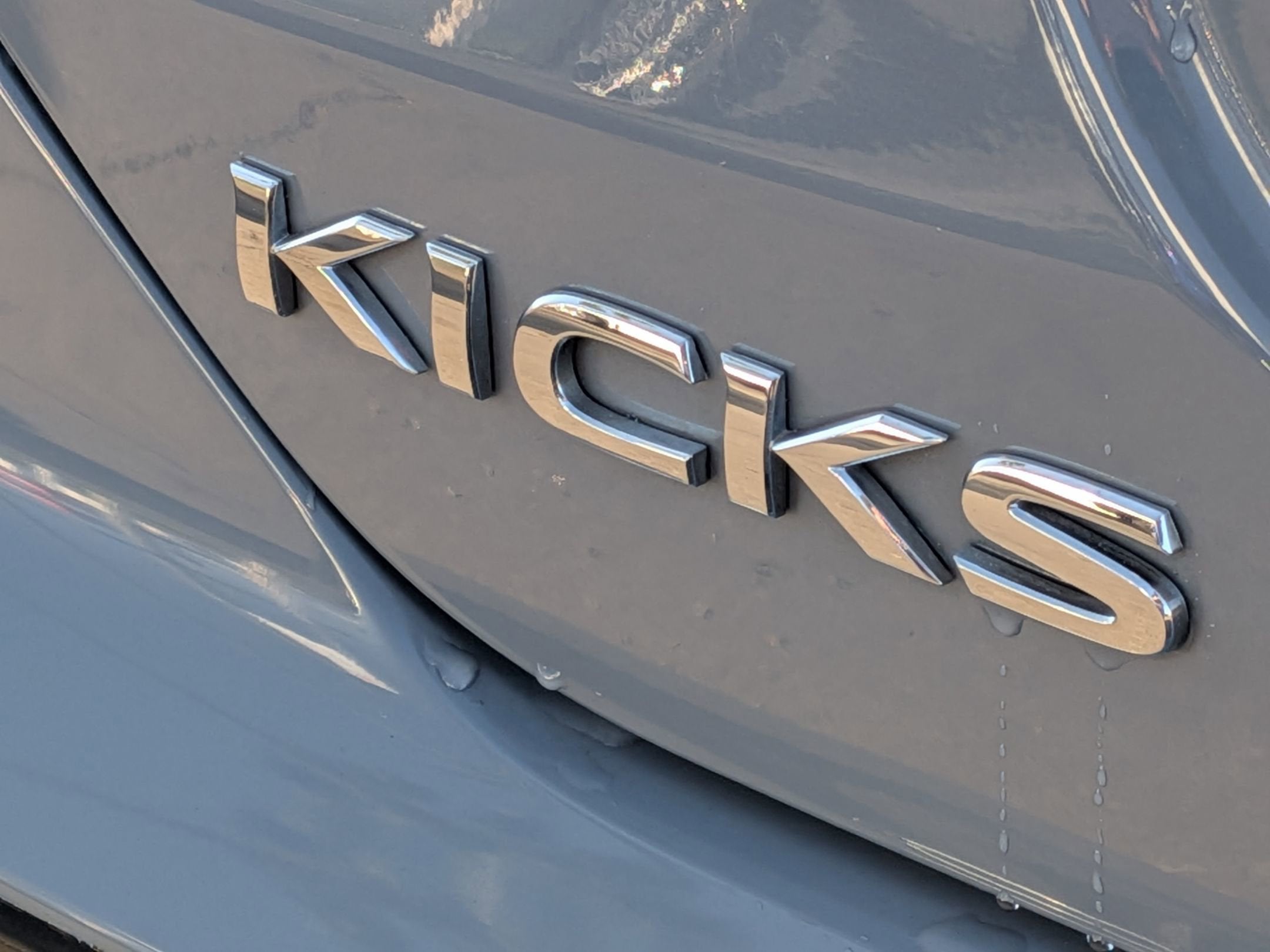 2021 Nissan Kicks SR