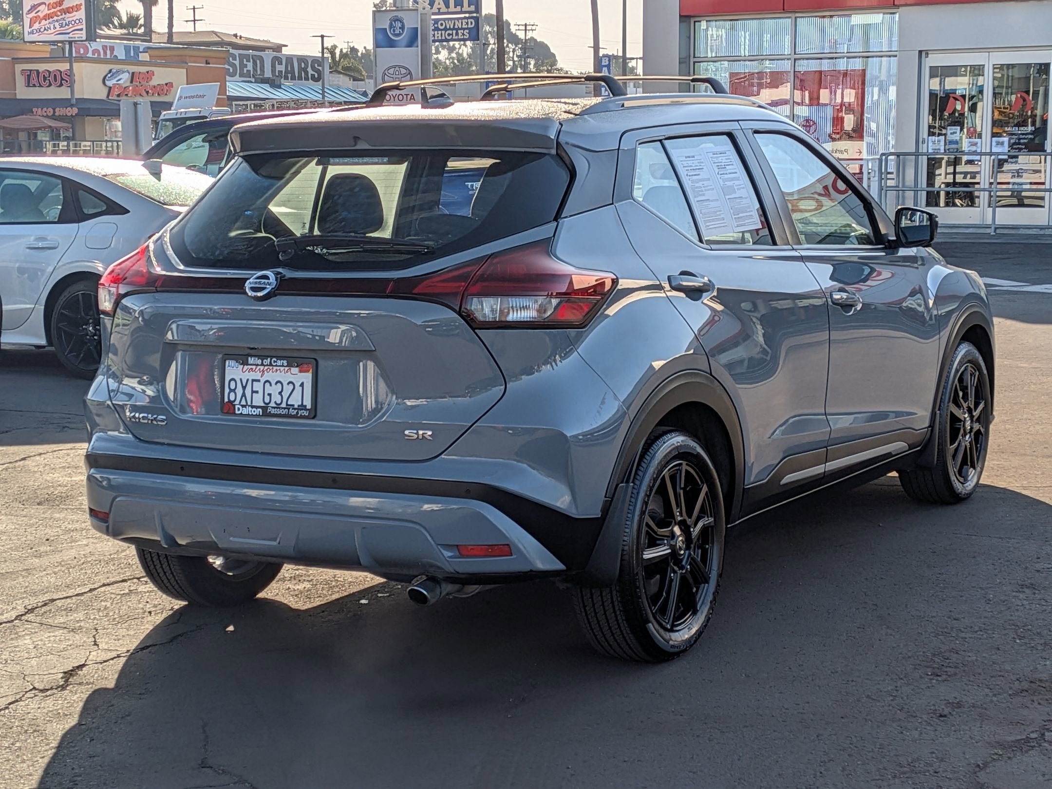 2021 Nissan Kicks SR