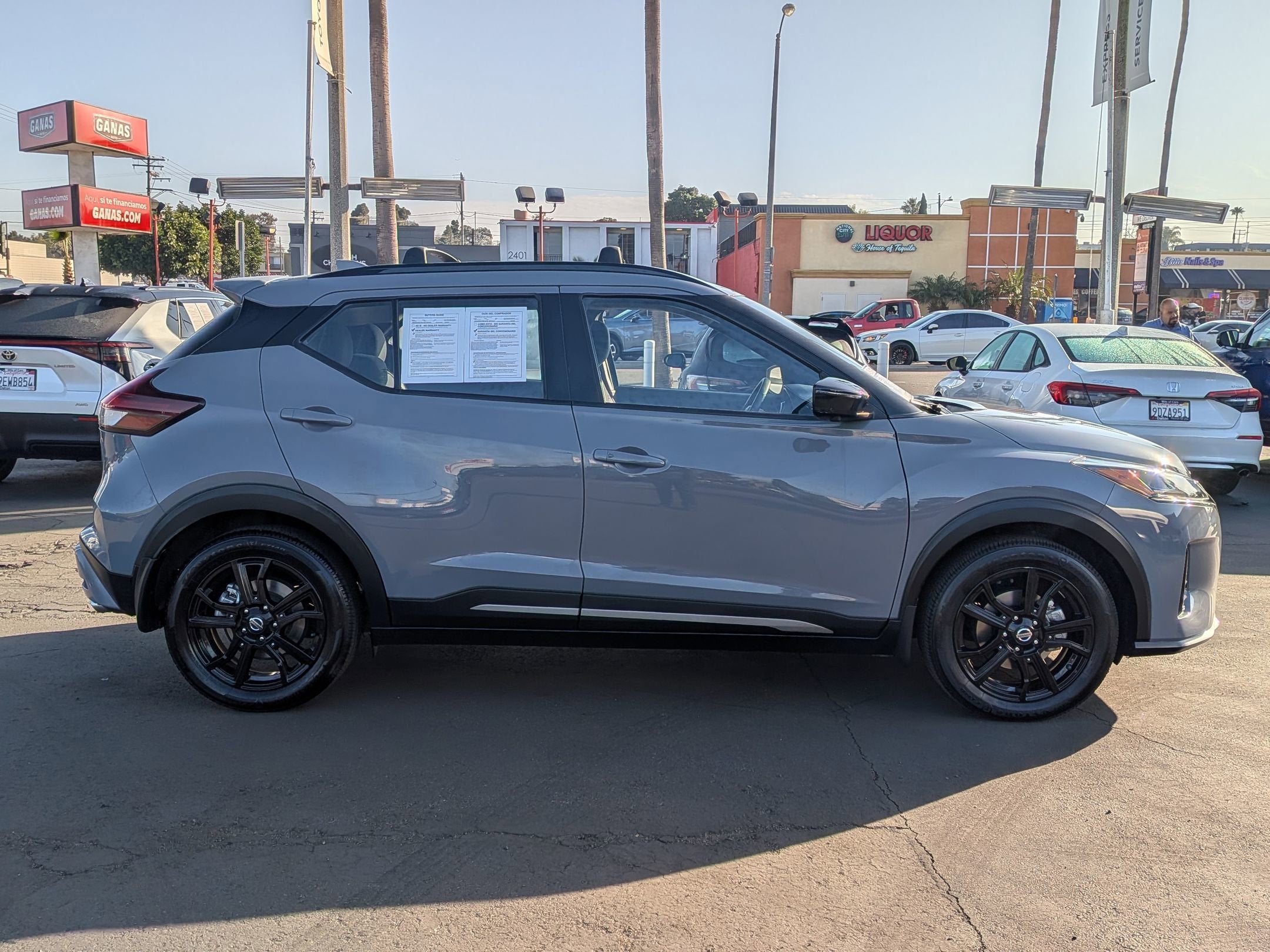 2021 Nissan Kicks SR