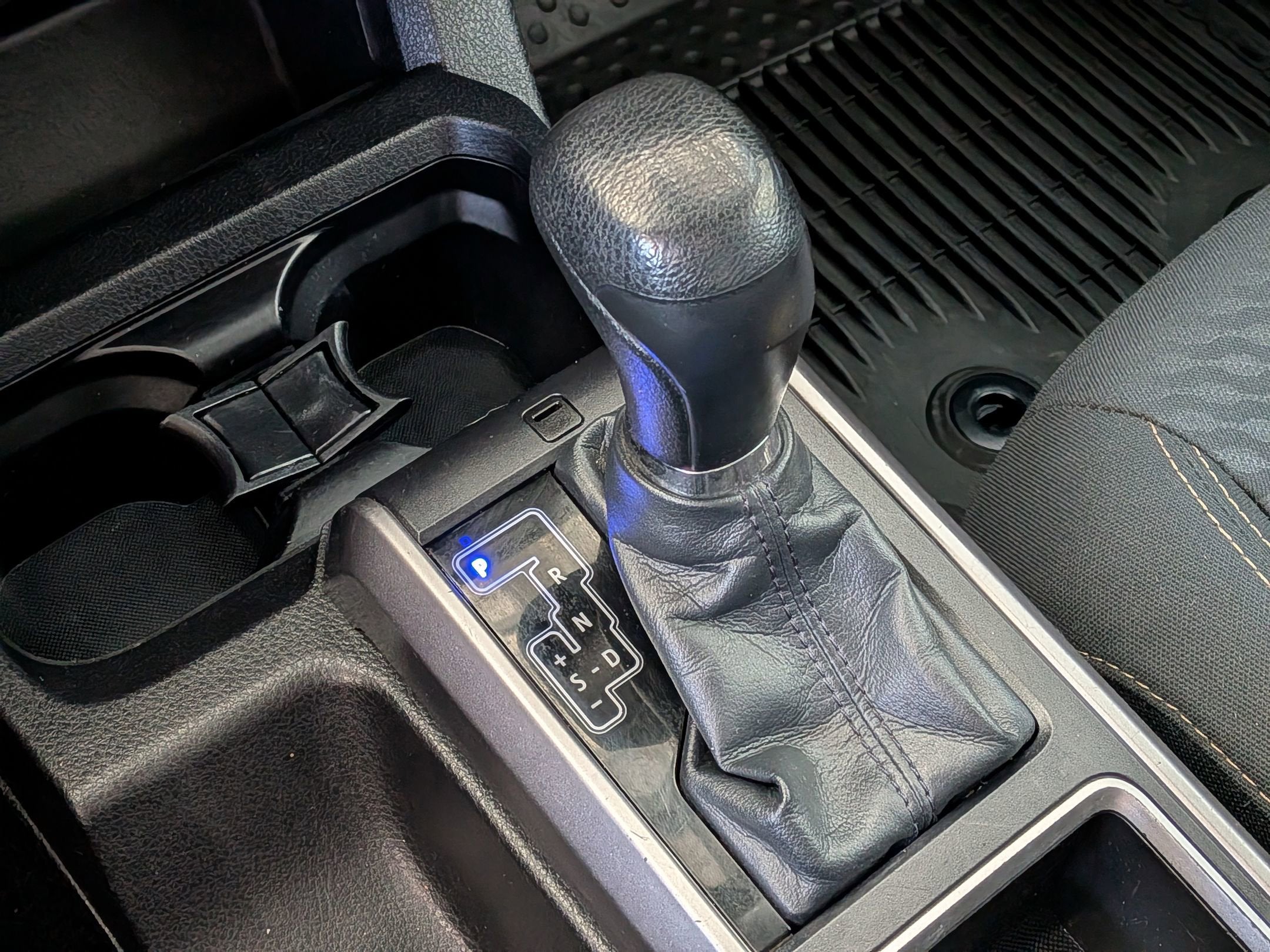 2022 Toyota TACOMA SR5 SR5