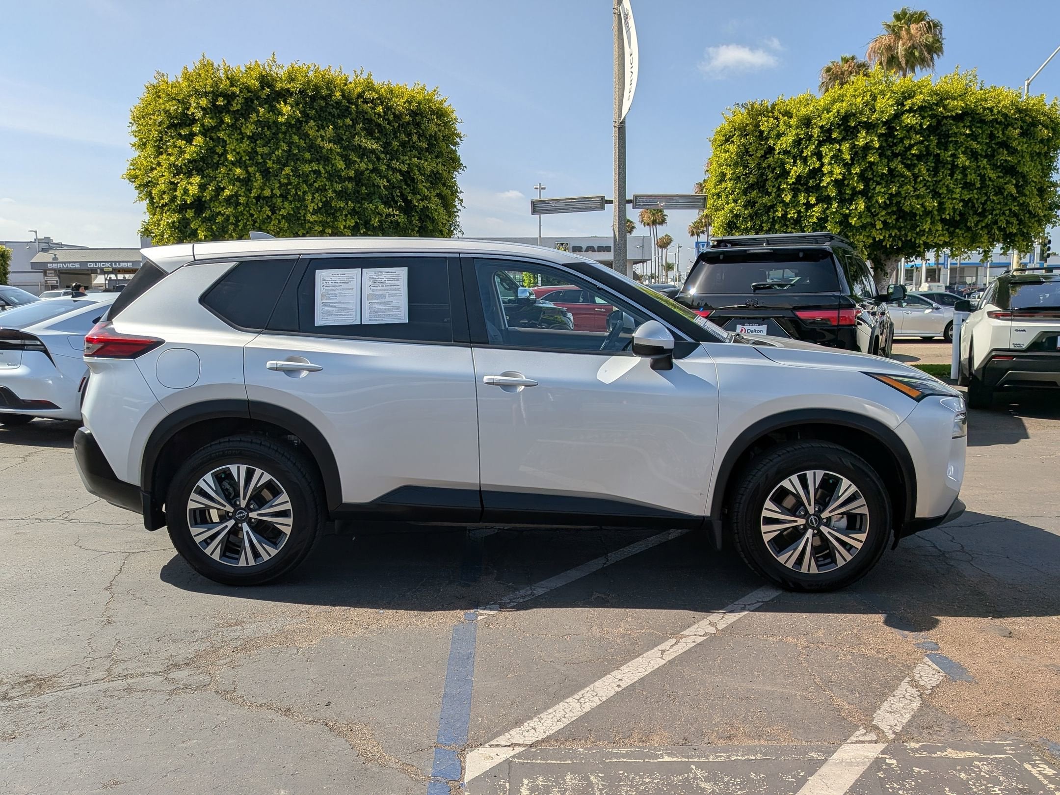 2022 Nissan Rogue SV