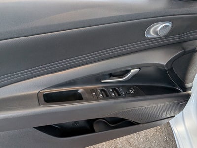 2022 Hyundai Elantra Limited