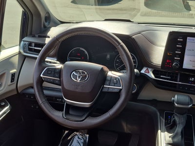 2023 Toyota Sienna Platinum