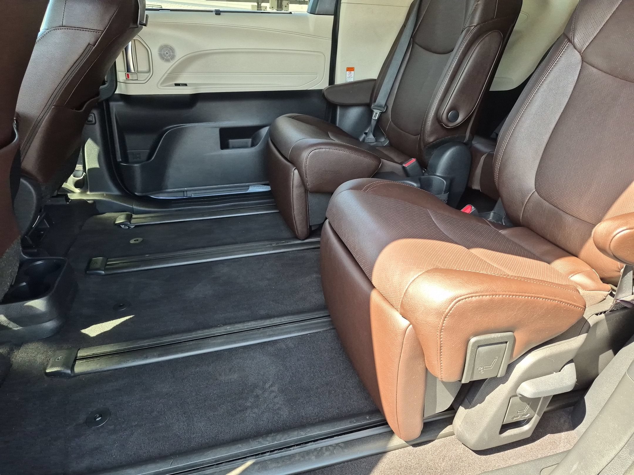 2023 Toyota Sienna Platinum