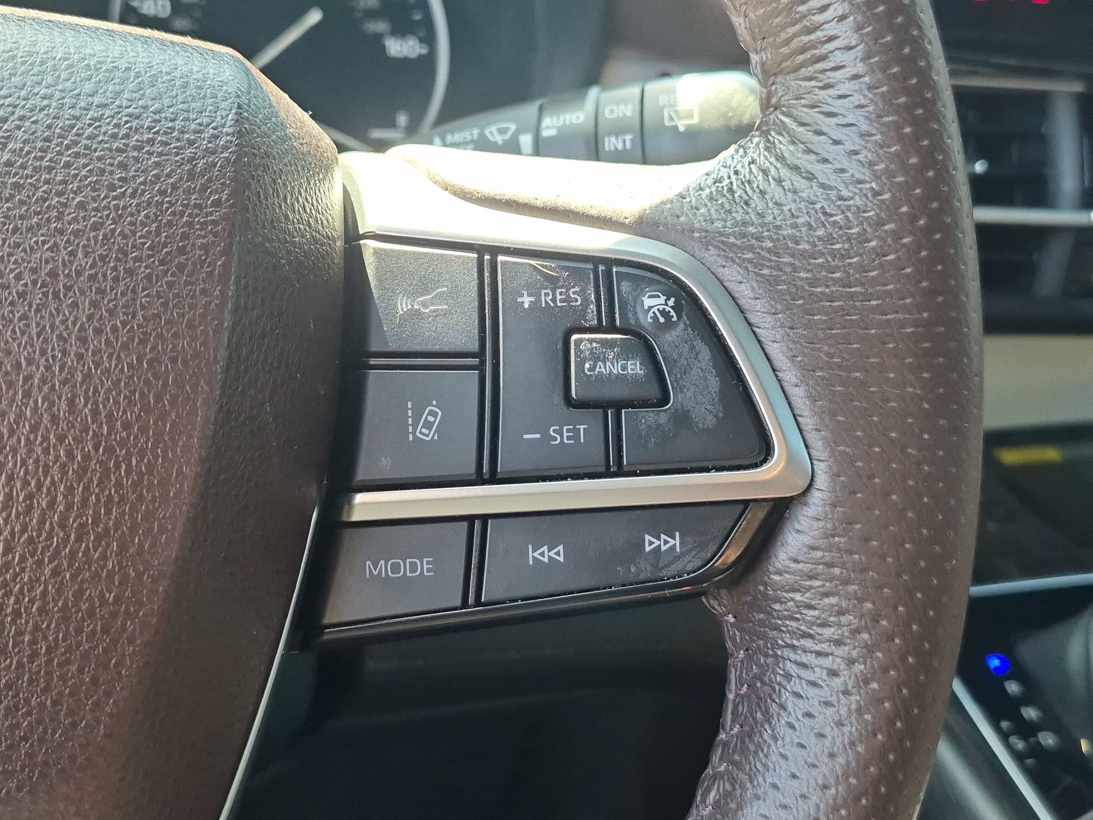 2023 Toyota Sienna Platinum