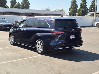 2023 Toyota Sienna Platinum