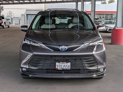 2025 Toyota SIENNA XLE XLE