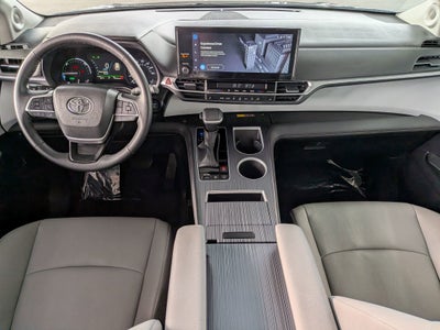 2025 Toyota SIENNA XLE XLE