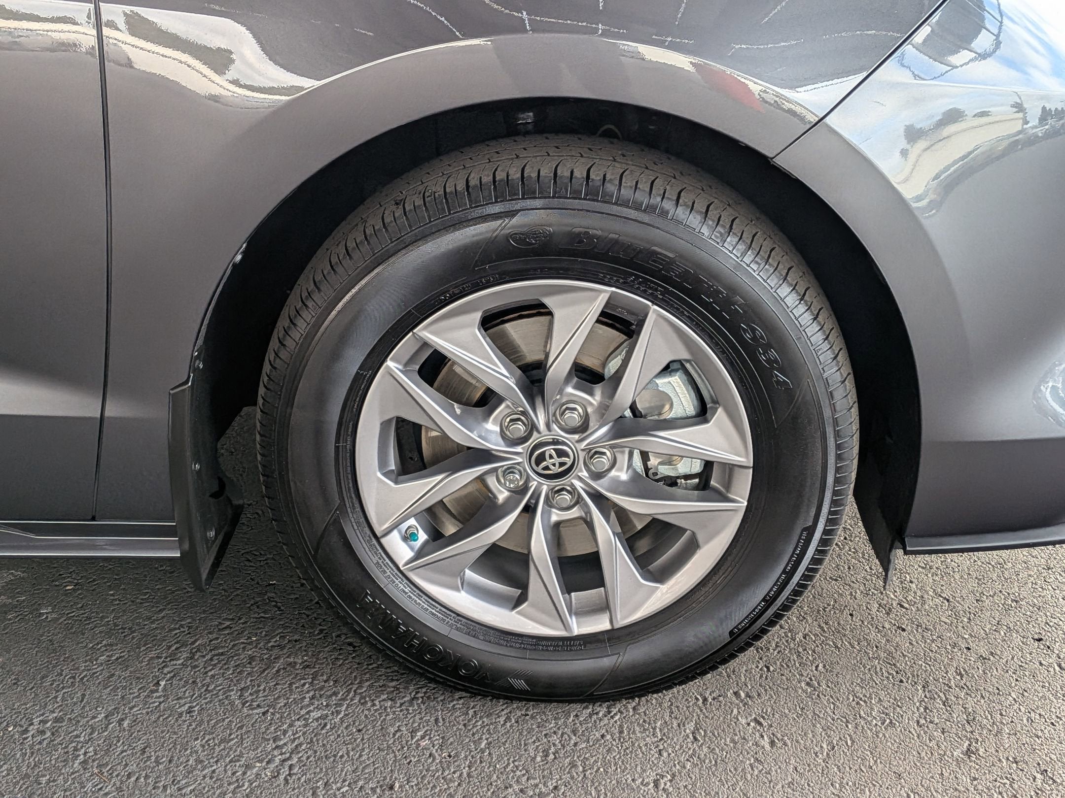 2025 Toyota SIENNA XLE XLE