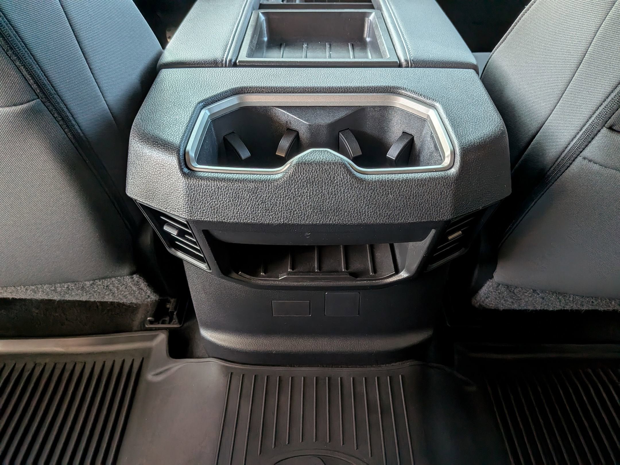 2022 Toyota TUNDRA 4X4 SR5