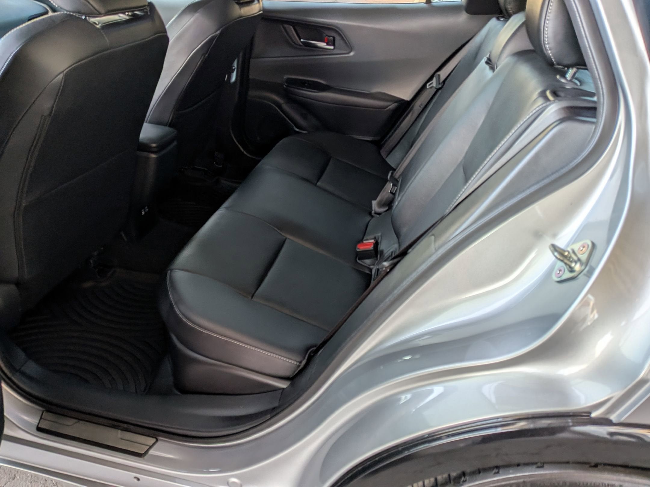 2024 Toyota PRIUS XLE