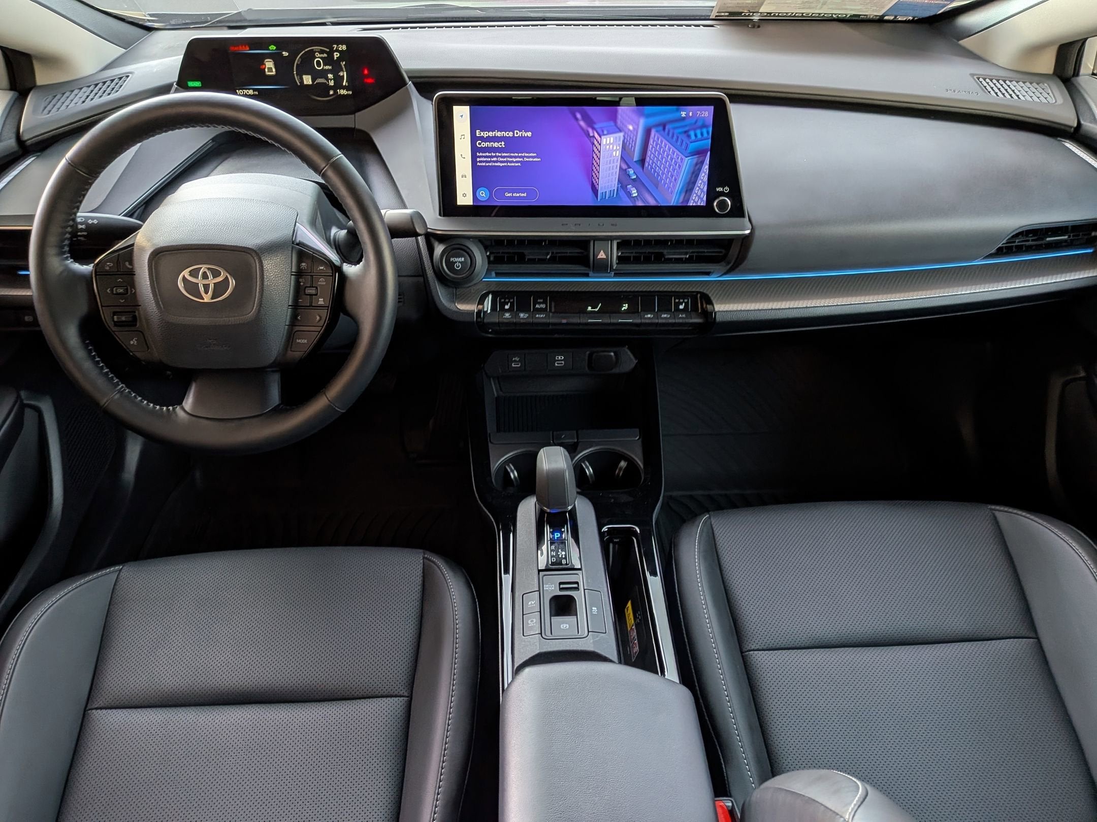 2024 Toyota PRIUS XLE