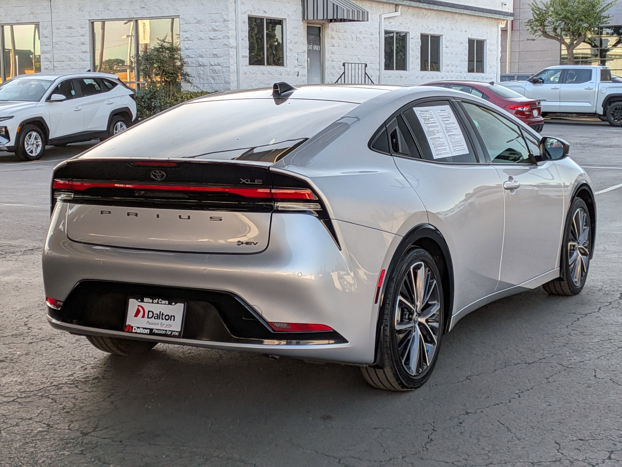 2024 Toyota PRIUS XLE