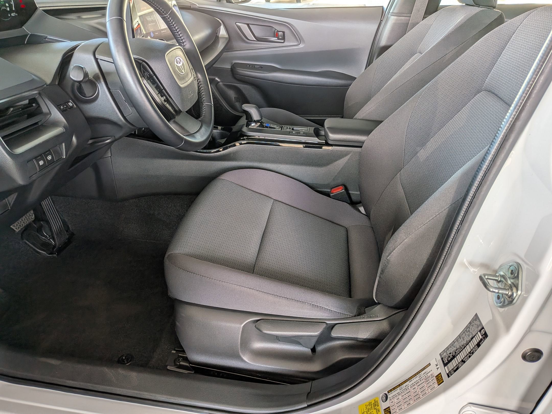 2023 Toyota PRIUS LE