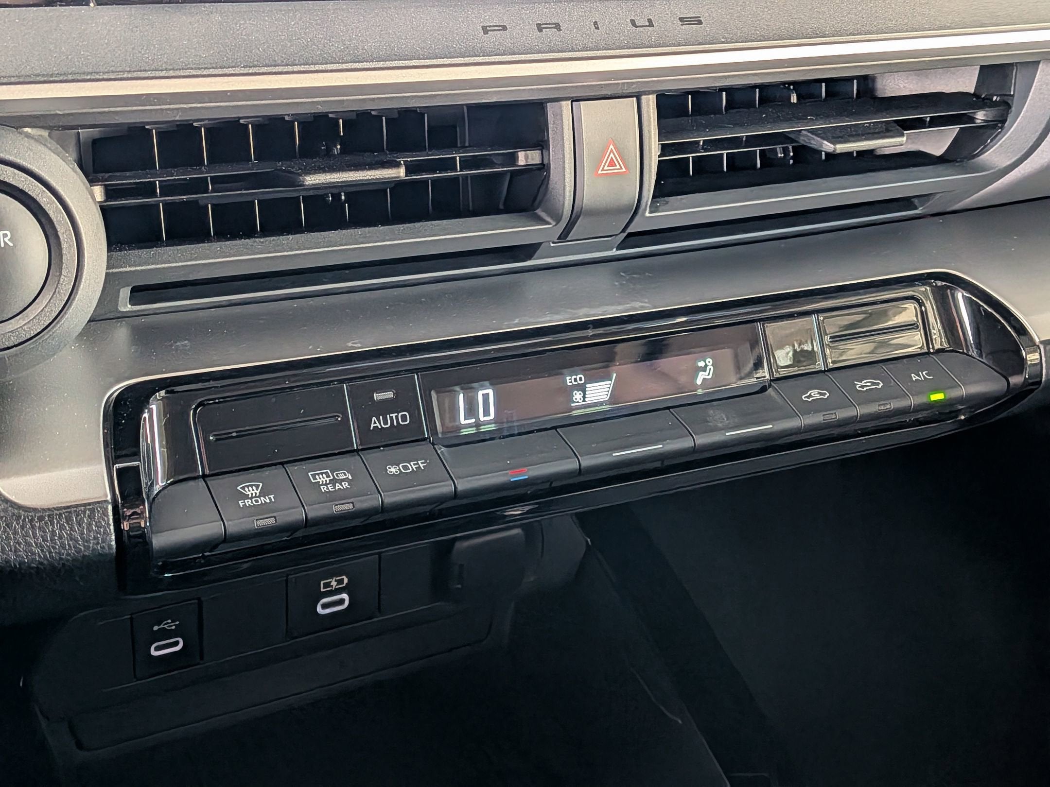 2023 Toyota PRIUS LE