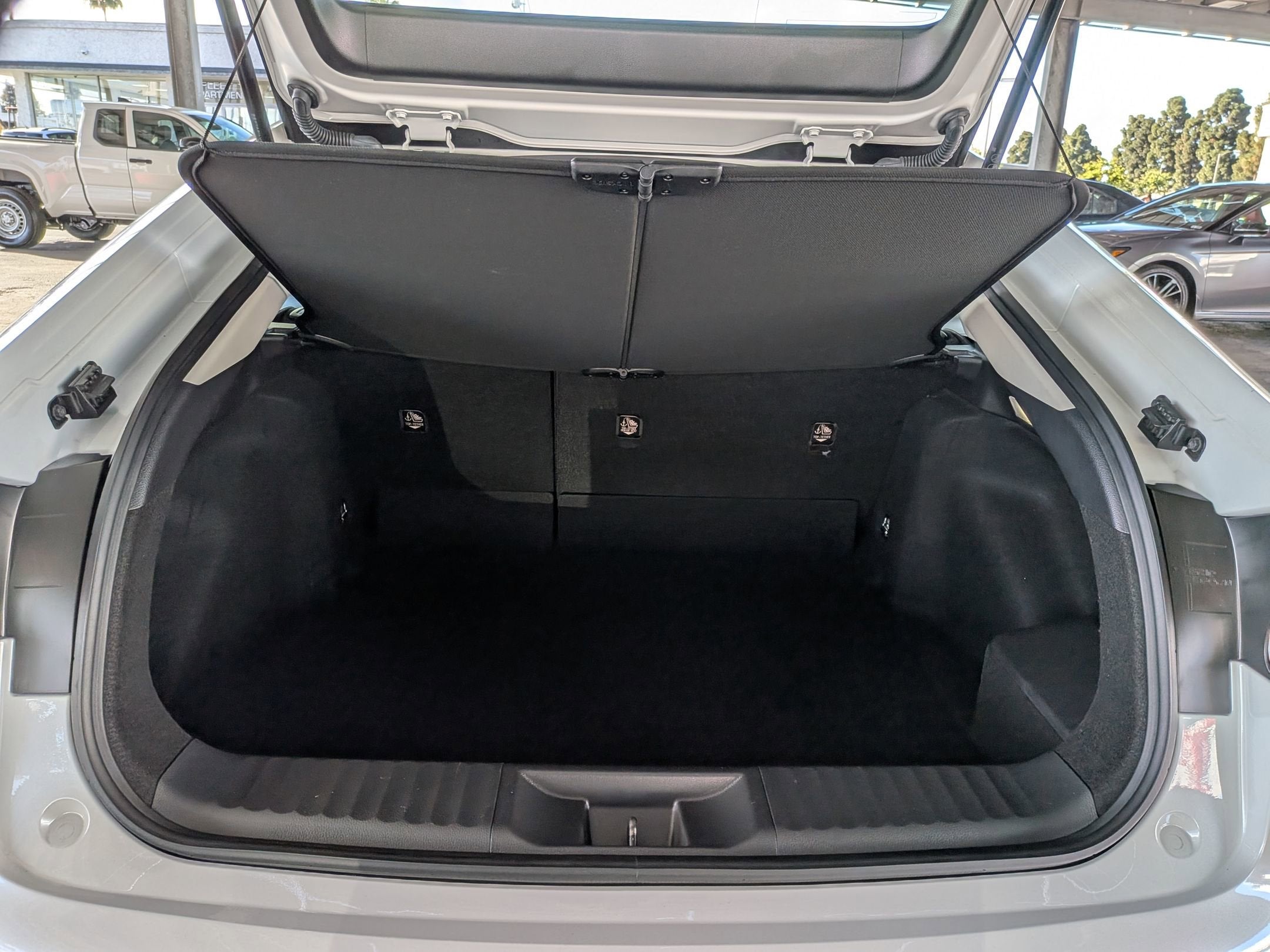 2023 Toyota PRIUS LE