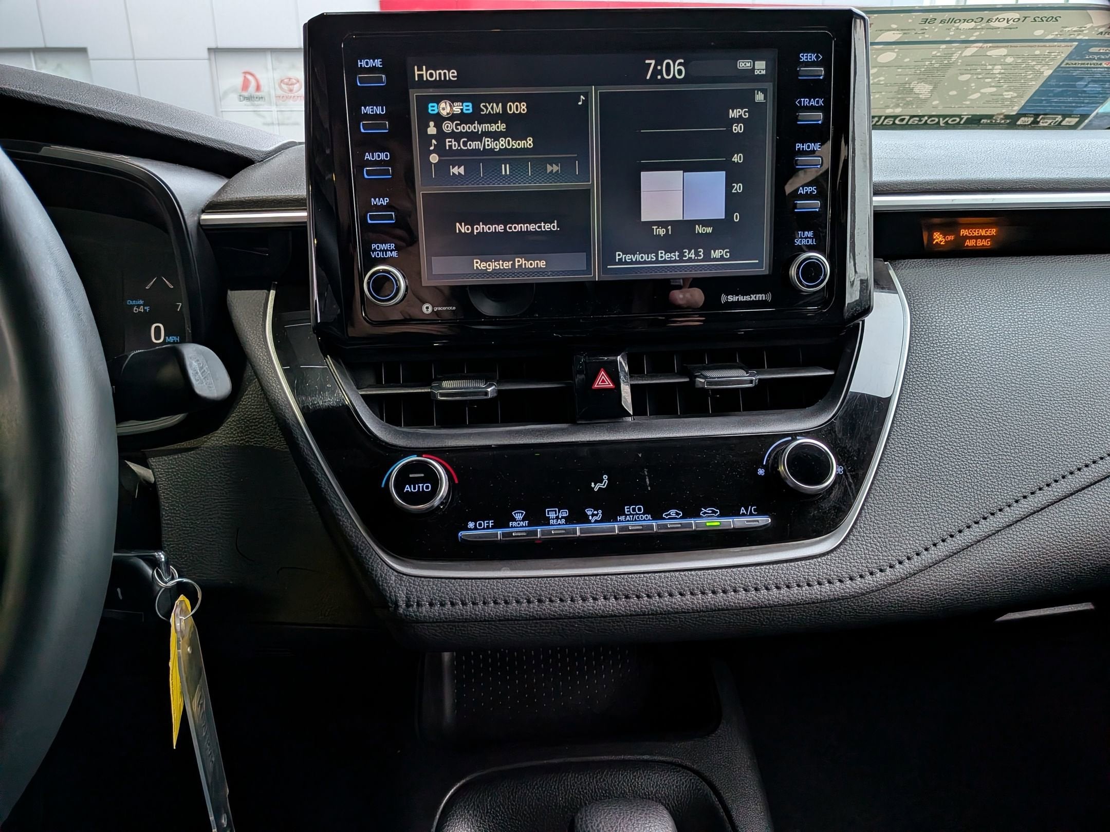 2022 Toyota COROLLA SE