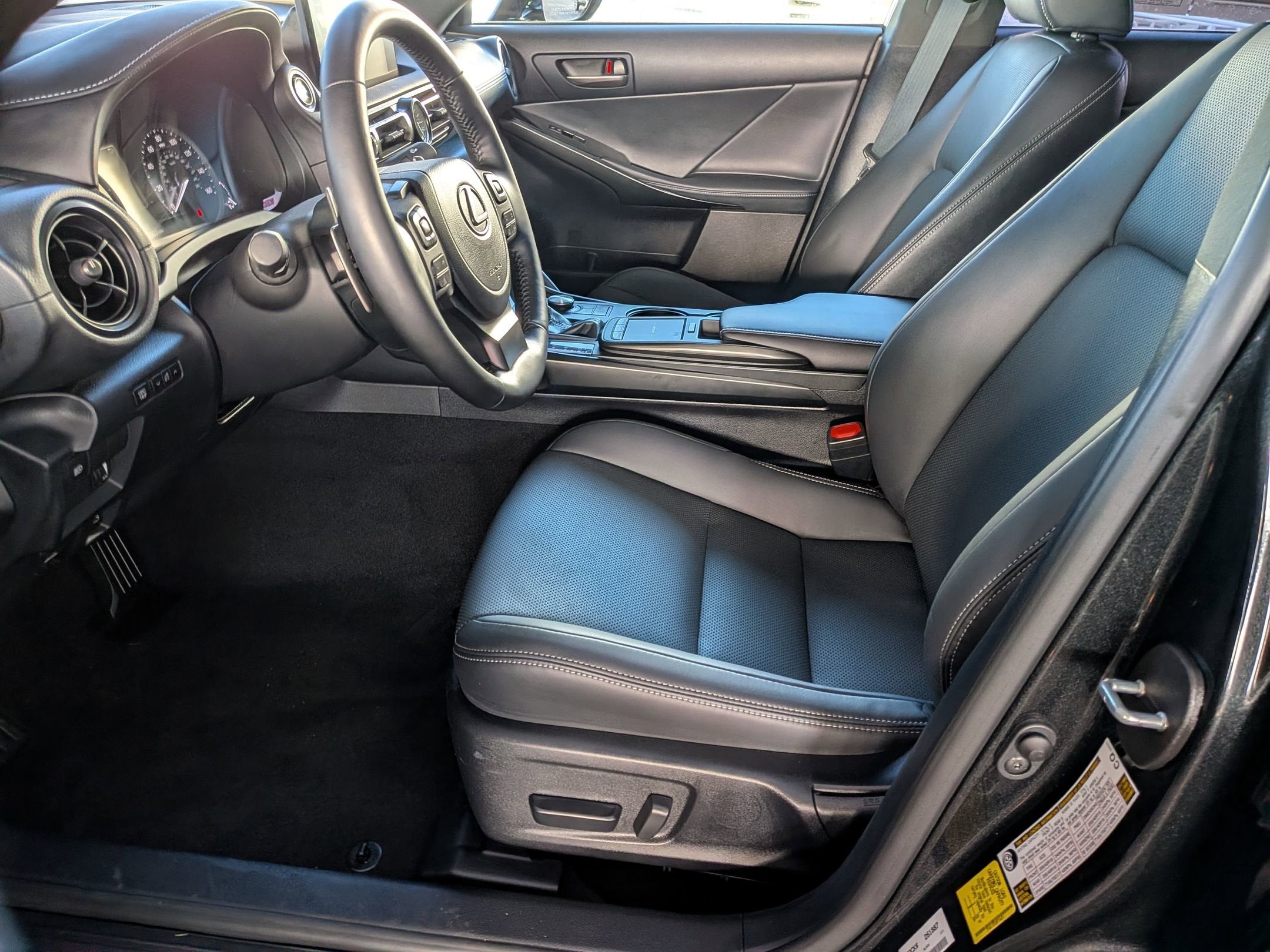 2025 Lexus IS 300 IS 300 F SPORT DE