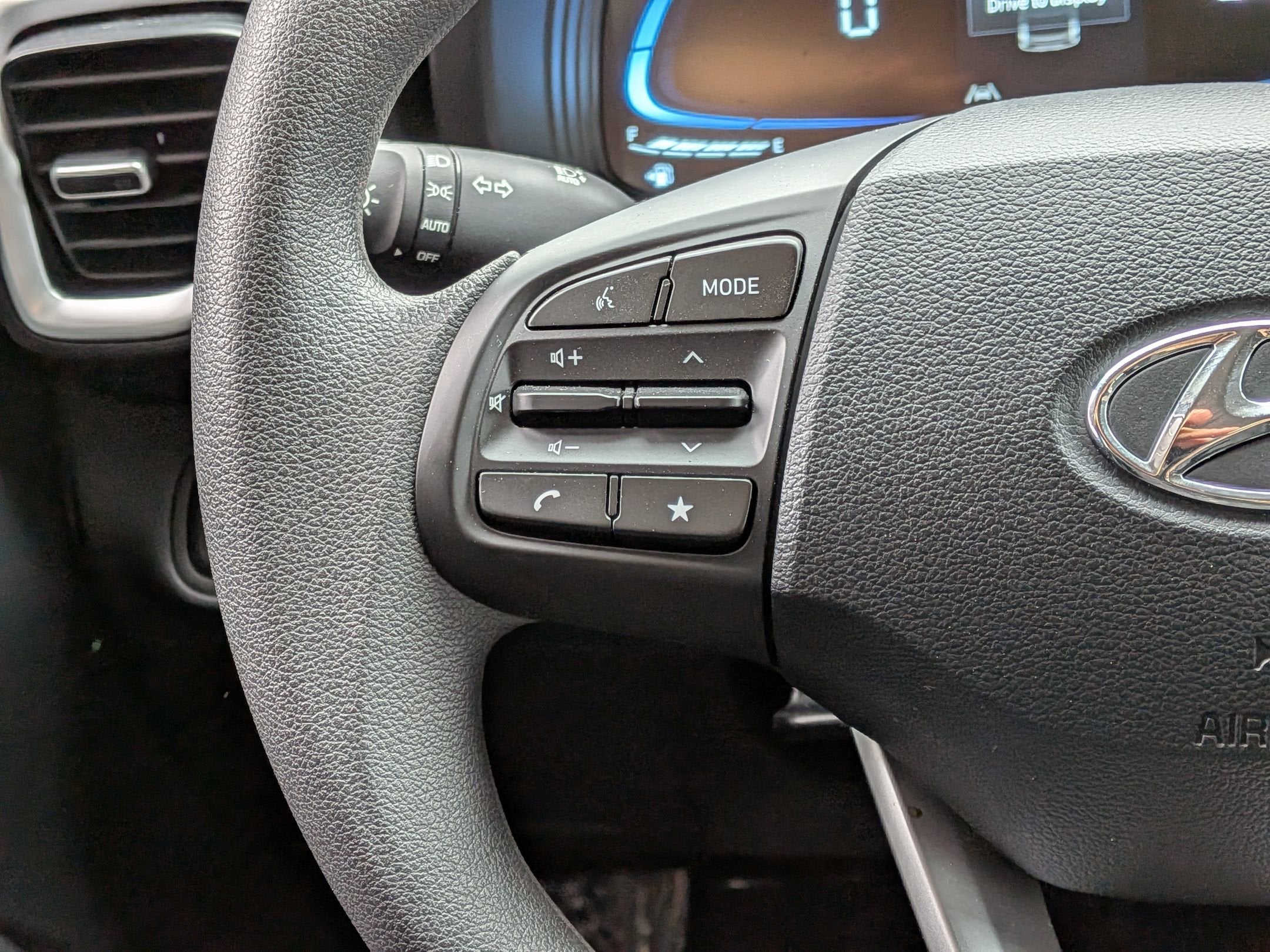 2025 Hyundai Venue SE