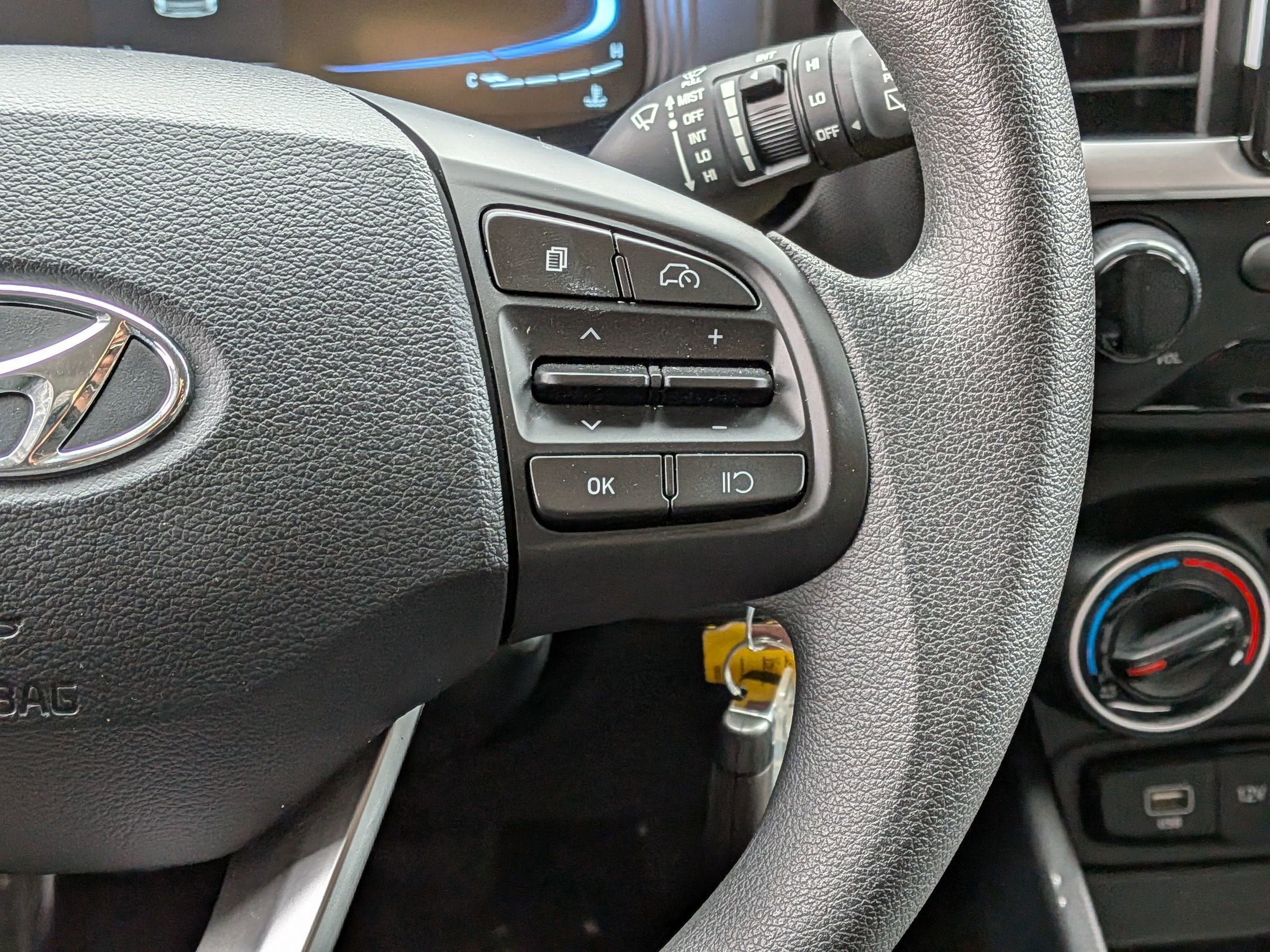 2025 Hyundai Venue SE