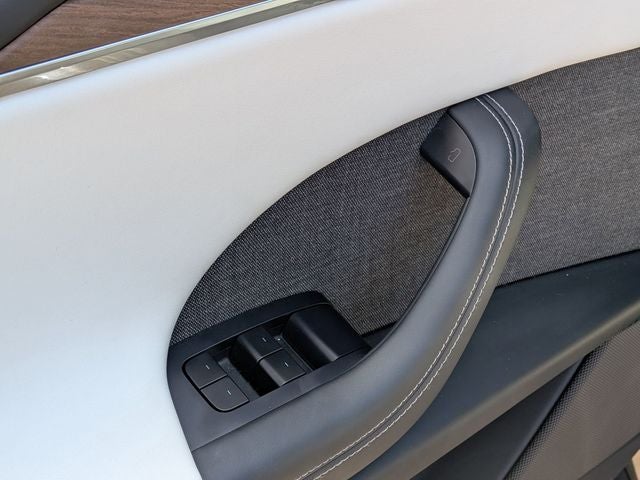 2024 Tesla Model X Base