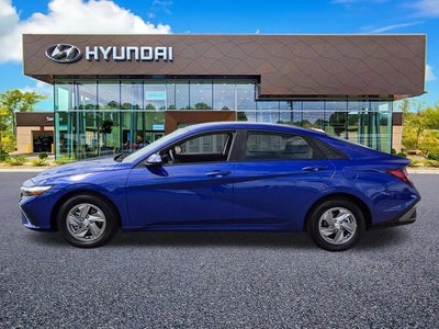 2025 Hyundai Elantra SE