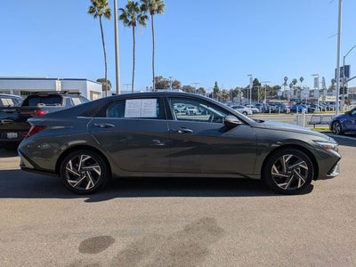 2025 Hyundai Elantra Hybrid Limited