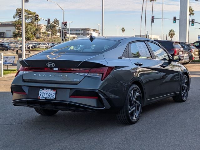 2025 Hyundai Elantra Hybrid Limited