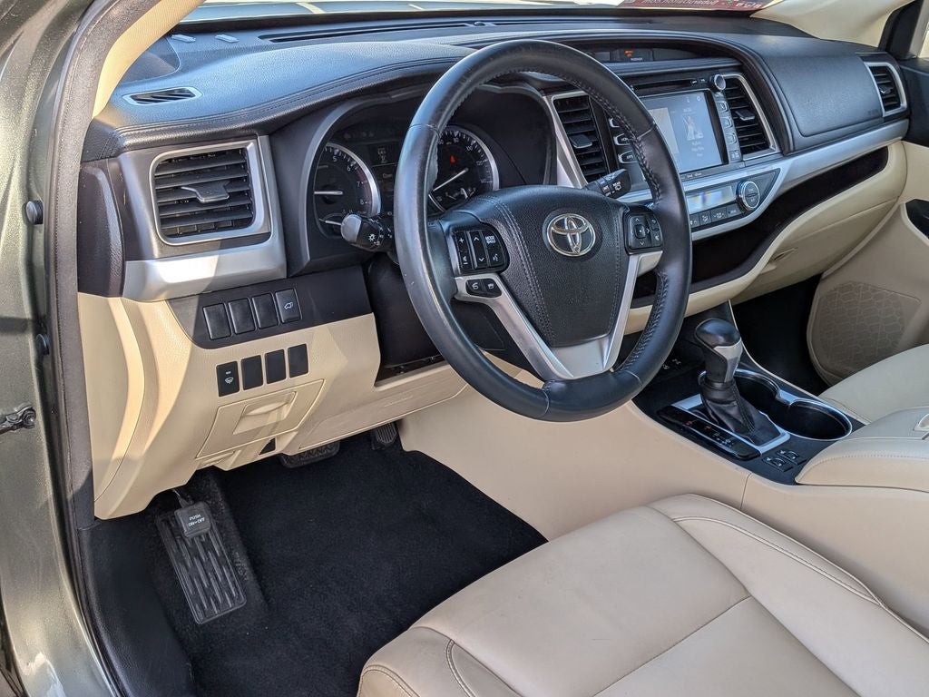 2016 Toyota Highlander XLE V6