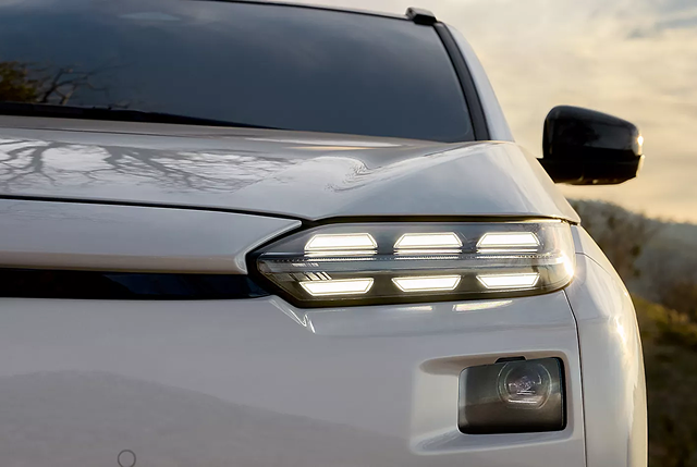 Subaru Solterra exterior detail 4