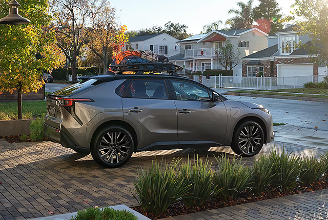Subaru Solterra exterior detail 5